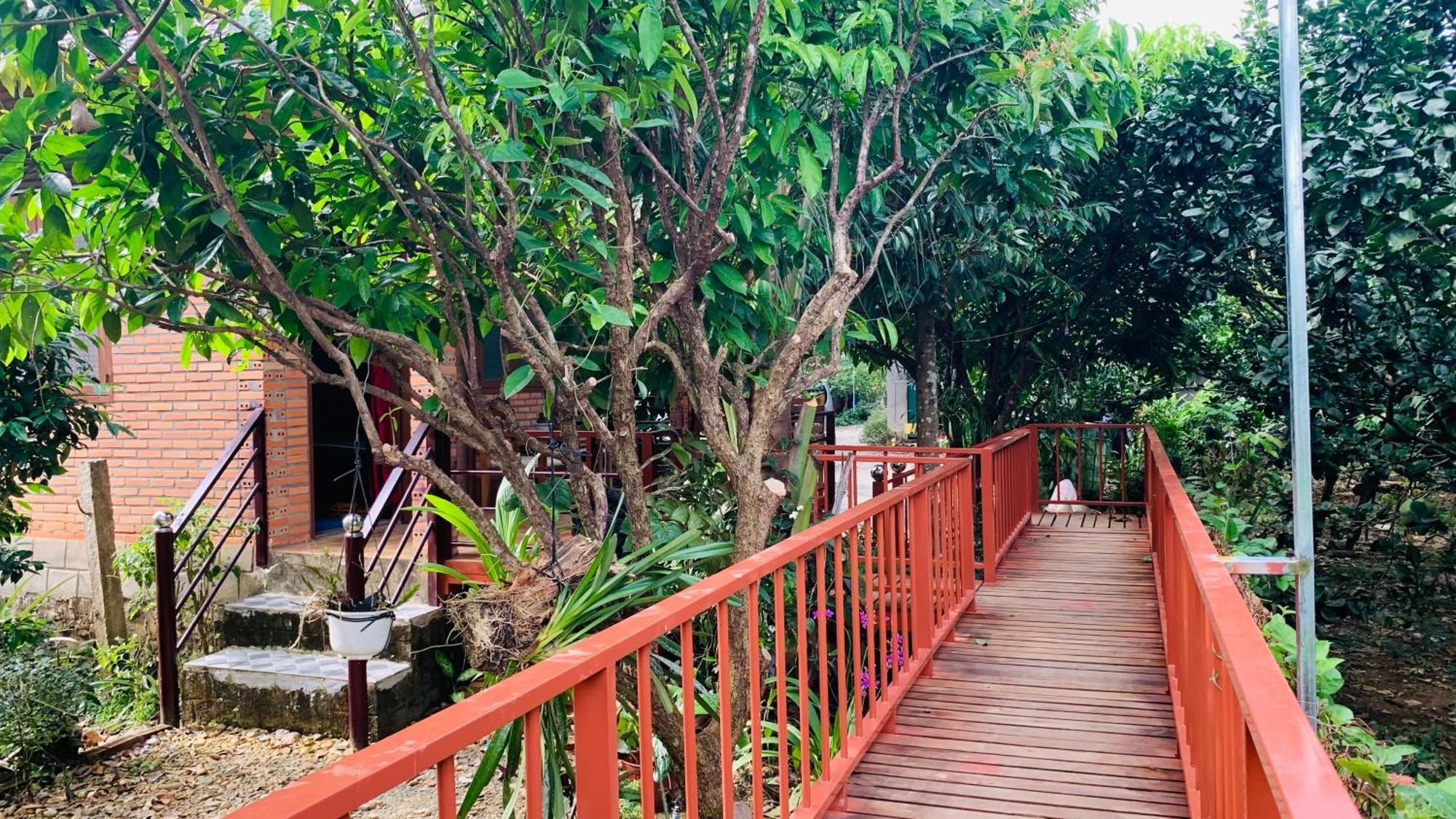 Gibbon Singing Home Stay Quan Tom Exteriör bild